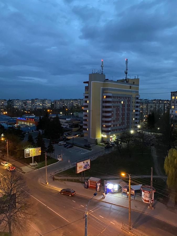 ריבנה Двохкімнатні Люкс Апартаменти В Жк Арена ,Район Автовокзалу מראה חיצוני תמונה